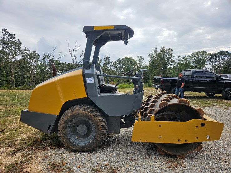 2020-dynapac-ca1300d-image-15