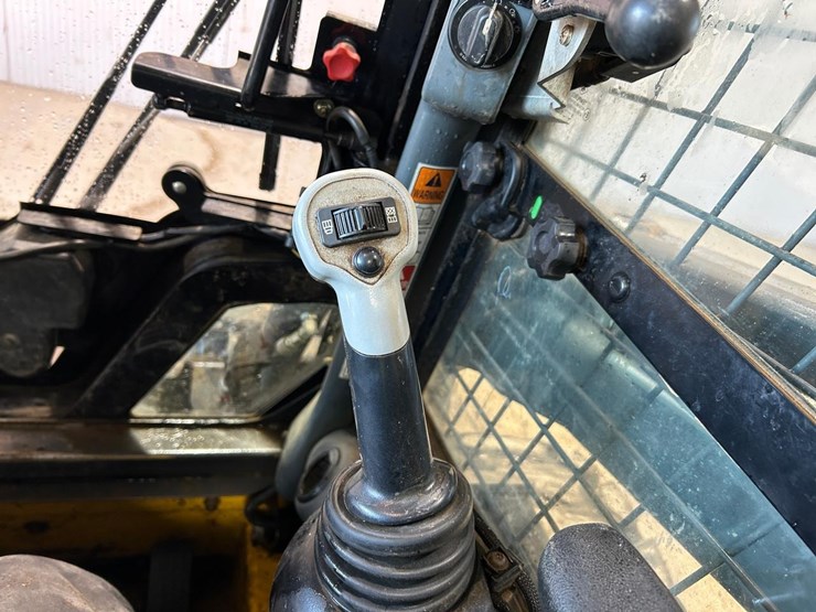 2016-new-holland-l220-image-20