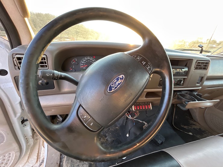 2003-ford-f550-image-11