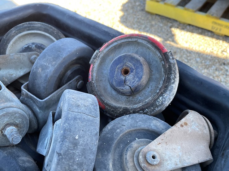 #3125-•-casters-image-4