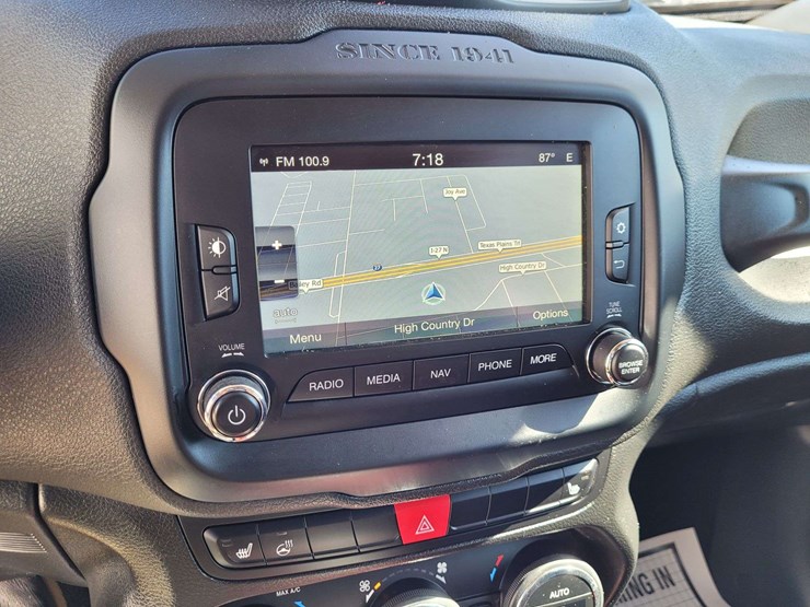 2016-jeep-renegade-trailhawk-image-17