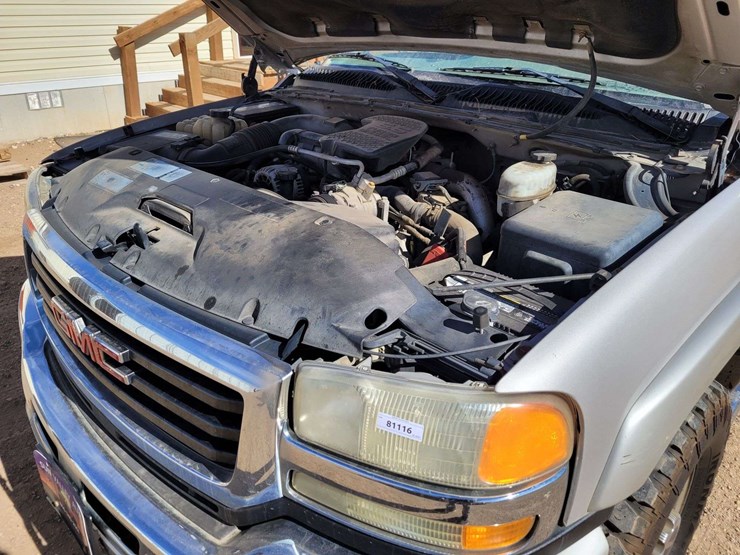 2005-gmc-sierra-2500-image-15