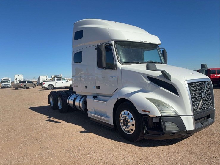 2019-volvo-volvo-vnl-tandem-axle-dual-conventional-new-generation-tractor-truck-image-2