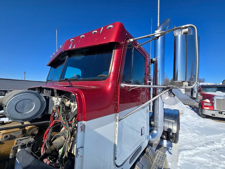 1995-freightliner-fld120-image-115