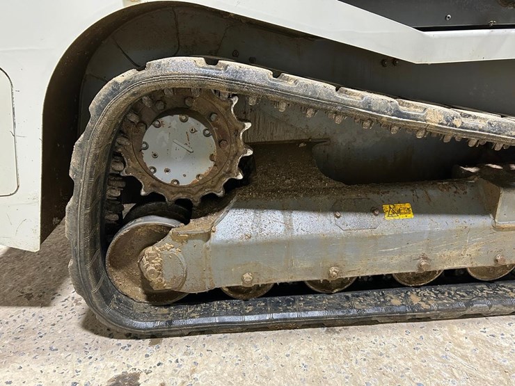 2022-takeuchi-tl8r2-image-14