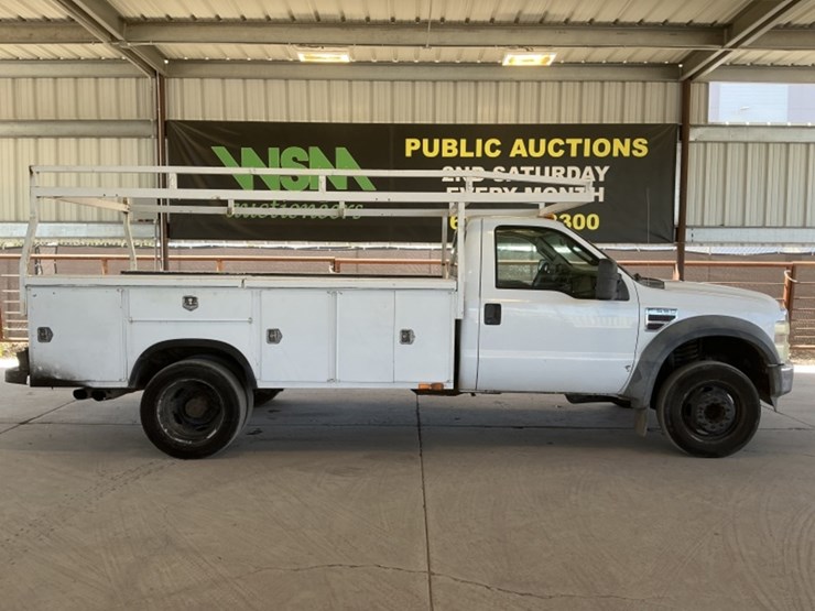 2009-ford-f550-image-1