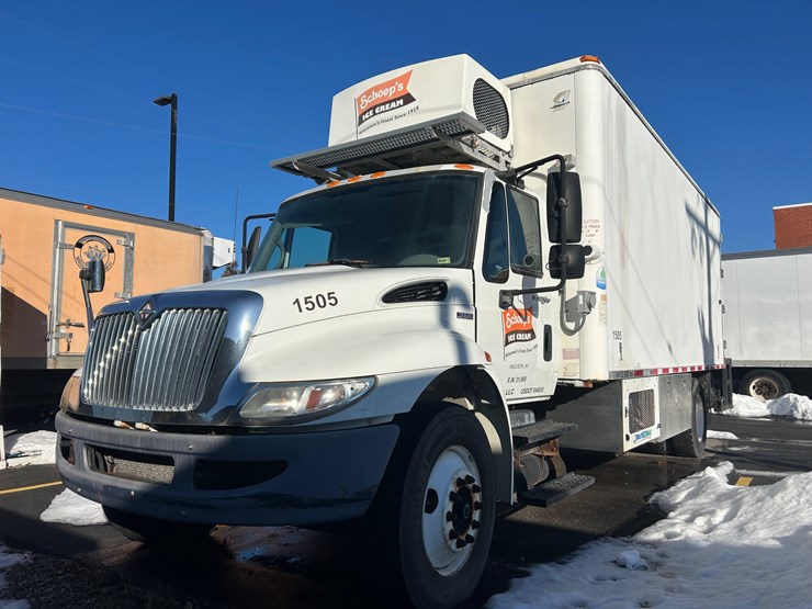 2010-international-durastar-4300-image-1