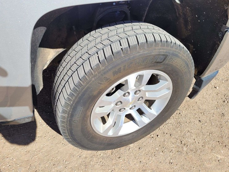 2019-chevrolet-silverado-1500-lt-image-3