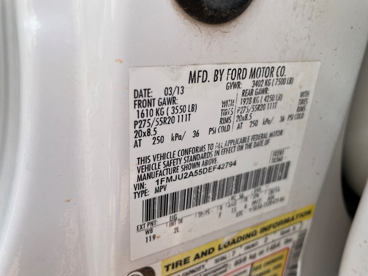 2013-ford-expedition-limited-image-34