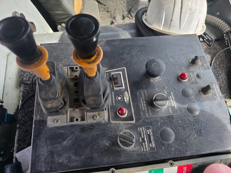 2008-mack-leu613-image-54