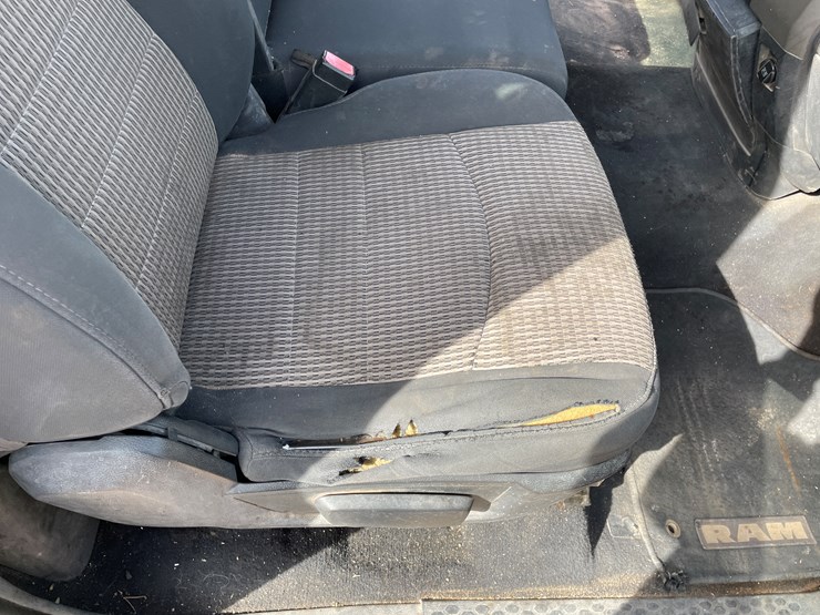 2012-dodge-2500-image-12