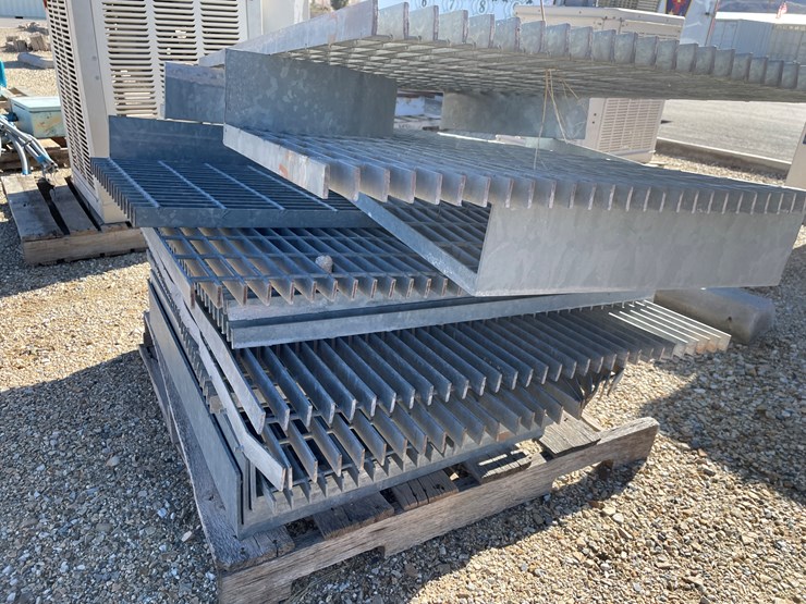 #3133-•-floor-grates-image-7