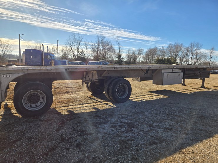 2000-reitnouer-flatbed-image-21