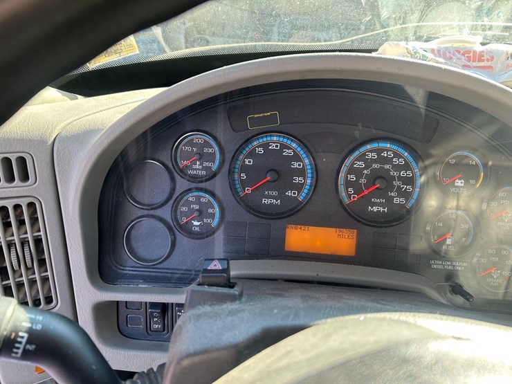 2013-international-durastar-4300-image-65