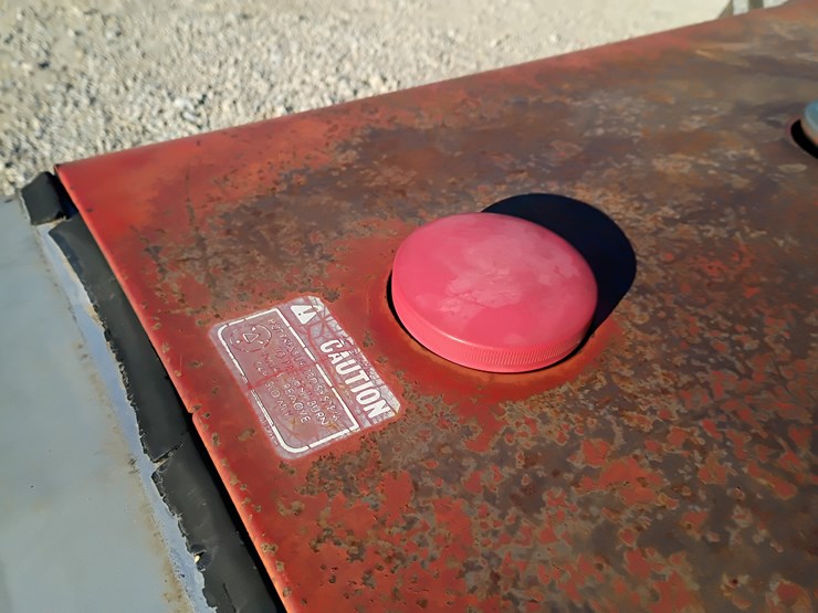 1983-massey-ferguson-240-image-27