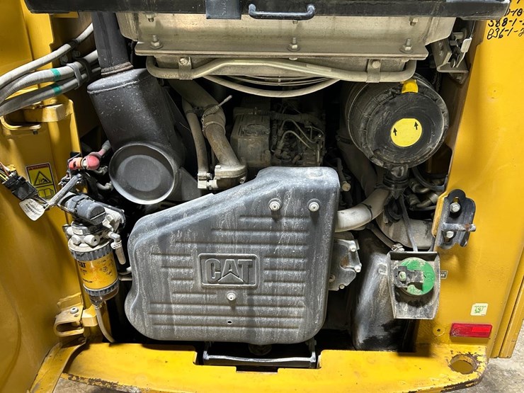 caterpillar-272c-image-14