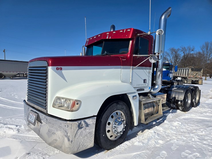 1995-freightliner-fld120-image-4