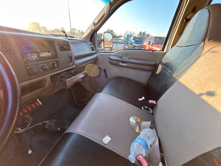 2003-ford-f550-image-10