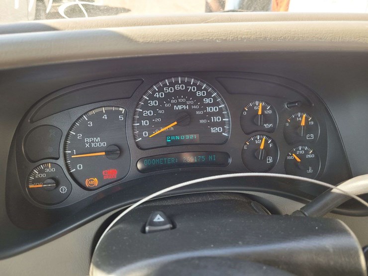 2005-gmc-sierra-2500-image-13