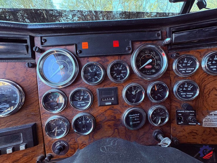 1999-peterbilt-357-image-69