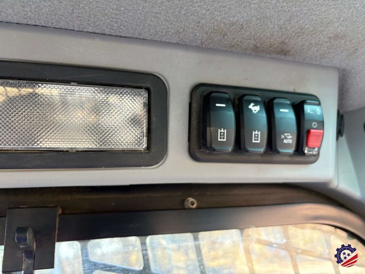 2020-caterpillar-289d3-image-53