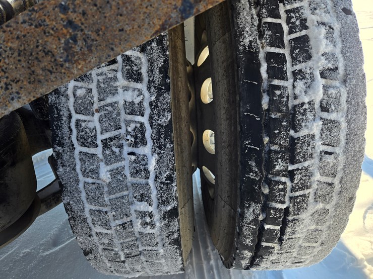 1995-freightliner-fld120-image-104