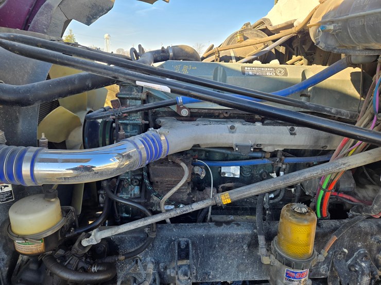 2012-freightliner-coronado-132-image-37