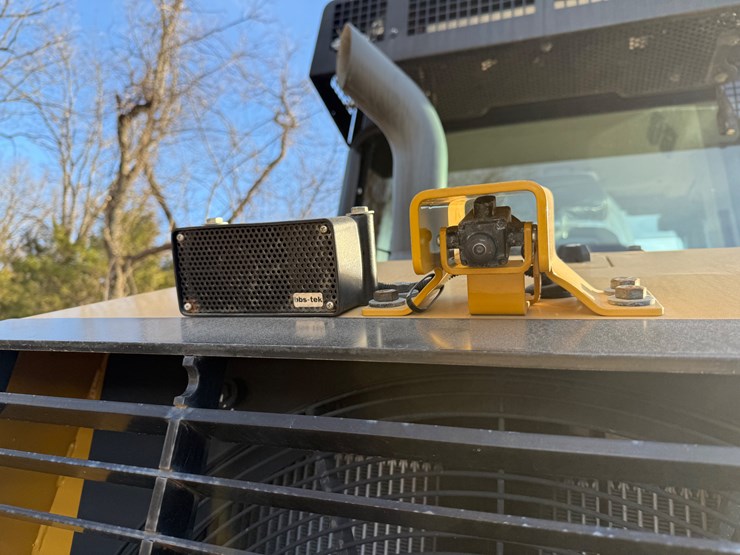 2023-caterpillar-953-image-59