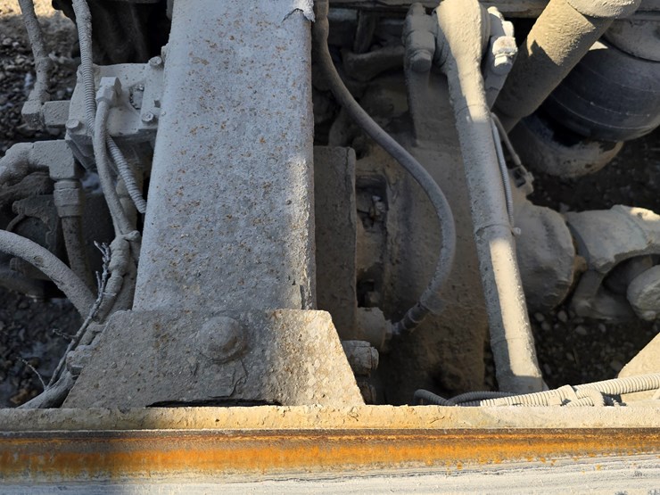 1999-peterbilt-330-image-67