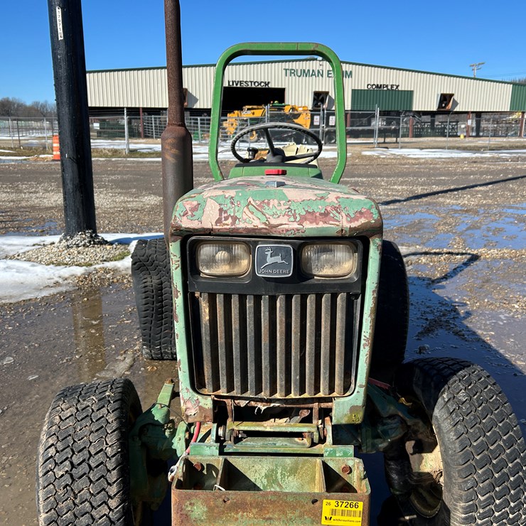 JOHN DEERE 650