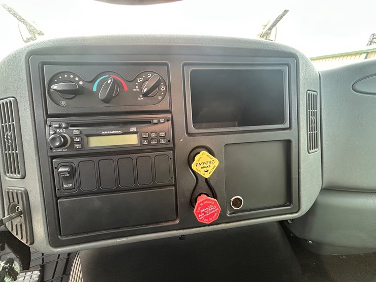 2007-international-durastar-4300-image-64