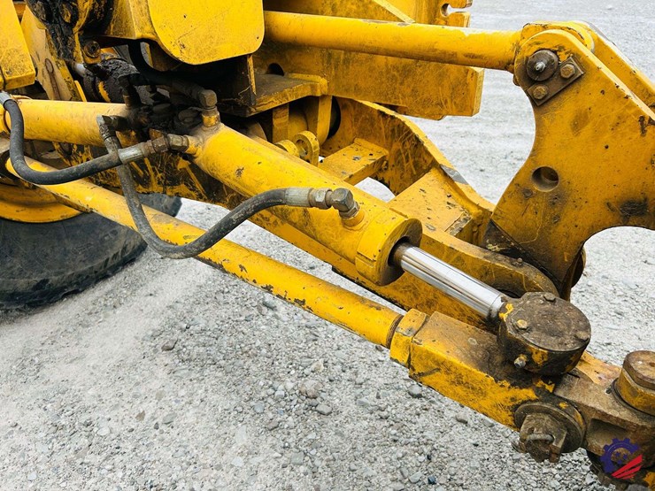 2003-volvo-g710b-image-37