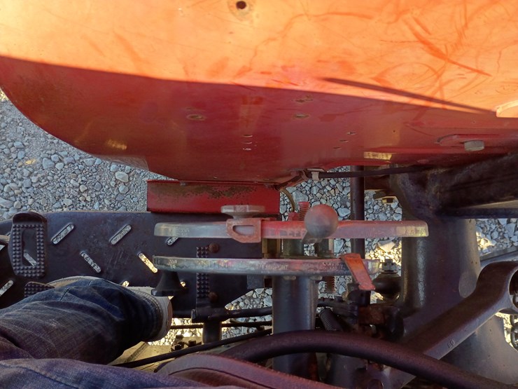 1983-massey-ferguson-240-image-41