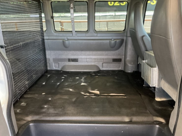 2014-chevrolet-express-2500-image-8