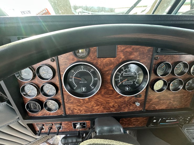 2001-kenworth-t800-image-102