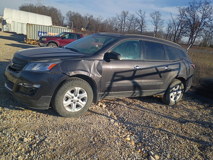 2013-chevrolet-traverse-image-2