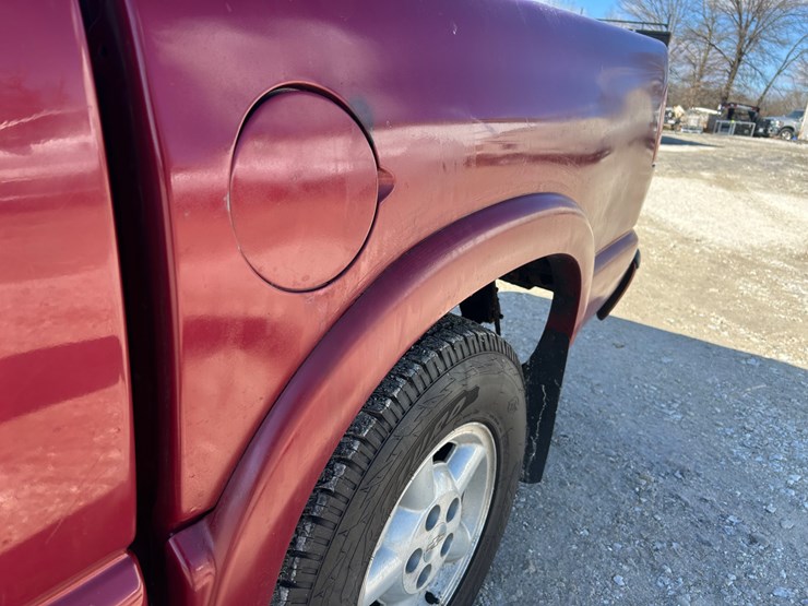 2003-chevrolet-s10-image-23