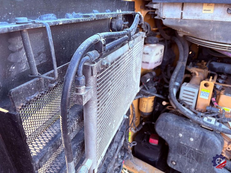 2020-caterpillar-289d3-image-41