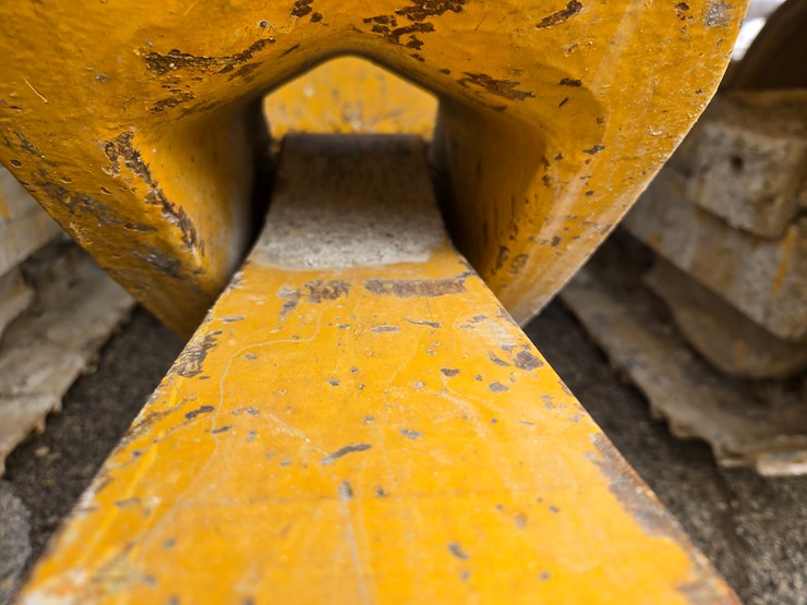 2004-deere-655c-image-96