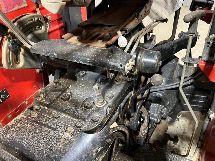 massey-ferguson-243-image-28