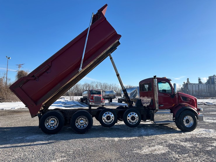 2015-peterbilt-567-image-61