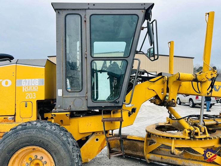 2003-volvo-g710b-image-34