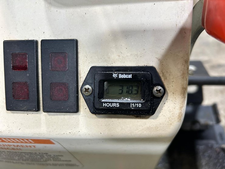 2022-bobcat-e10-image-17
