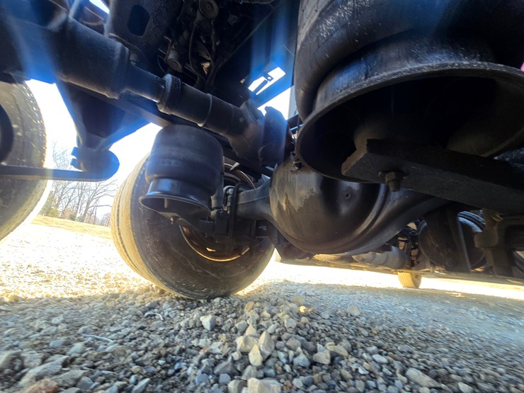 2014-freightliner-cascadia-125-image-95