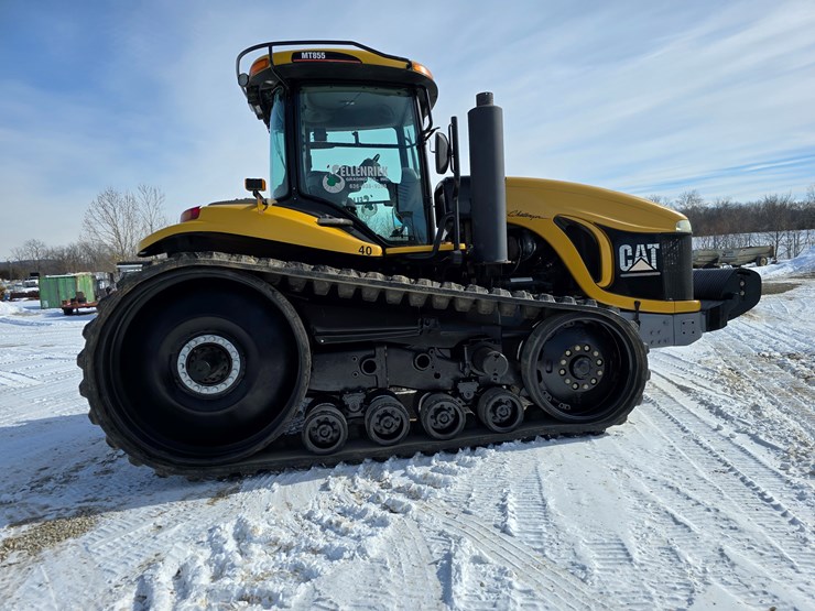 2003-challenger-mt855-image-19