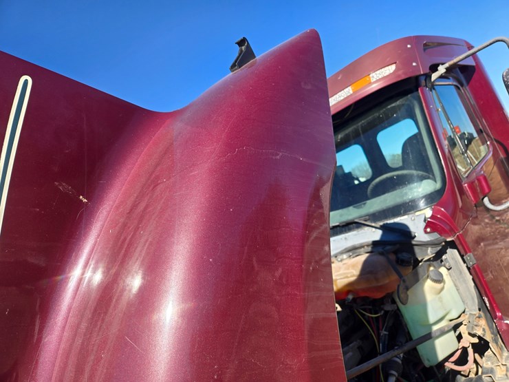 2002-freightliner-columbia-120-image-99