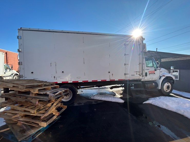 2010-international-durastar-4300-image-13