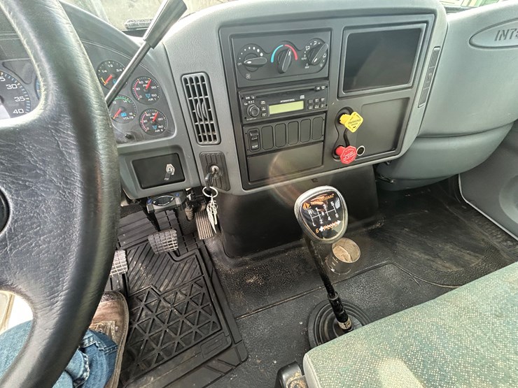 2007-international-durastar-4300-image-63