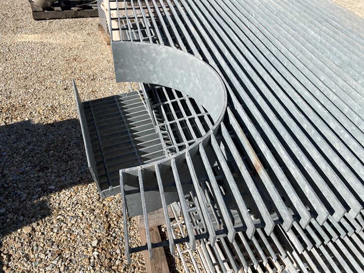 #3133-•-floor-grates-image-10