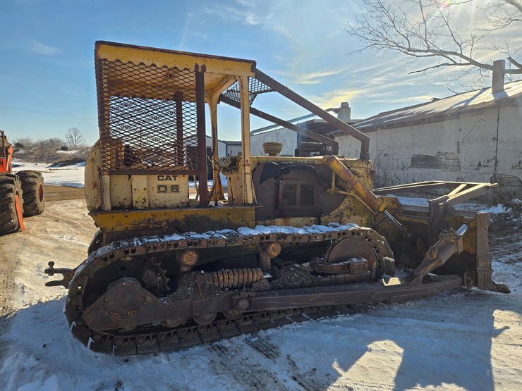 caterpillar-d6b-image-13